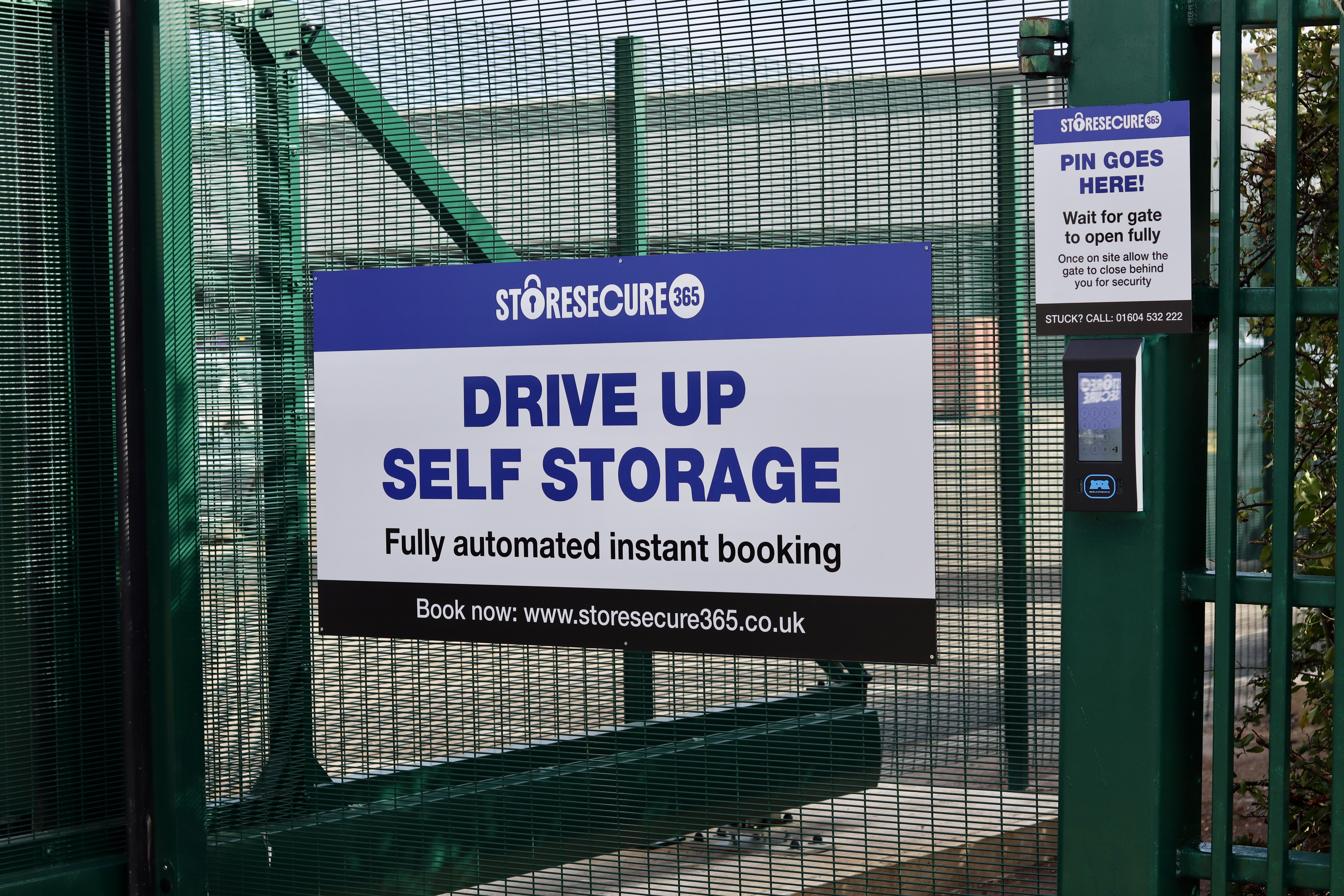 Store Secure 365 gate and site signage